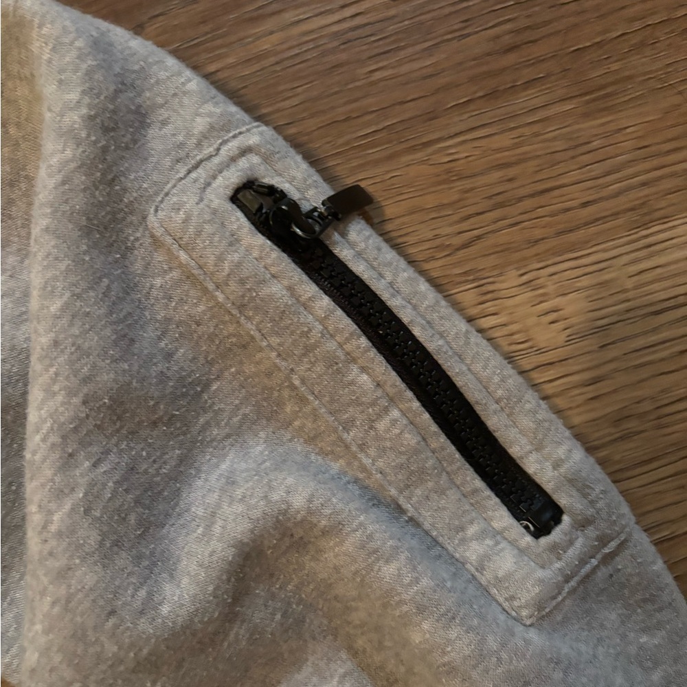 Pretty Little Thing quarter zip — Small - Picture 4 of 5